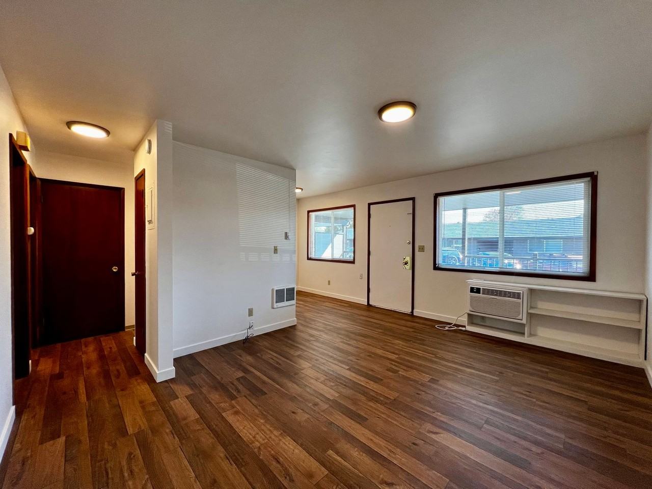 2705 W Nob Hill Blvd #J1 - Photo 7 of 20