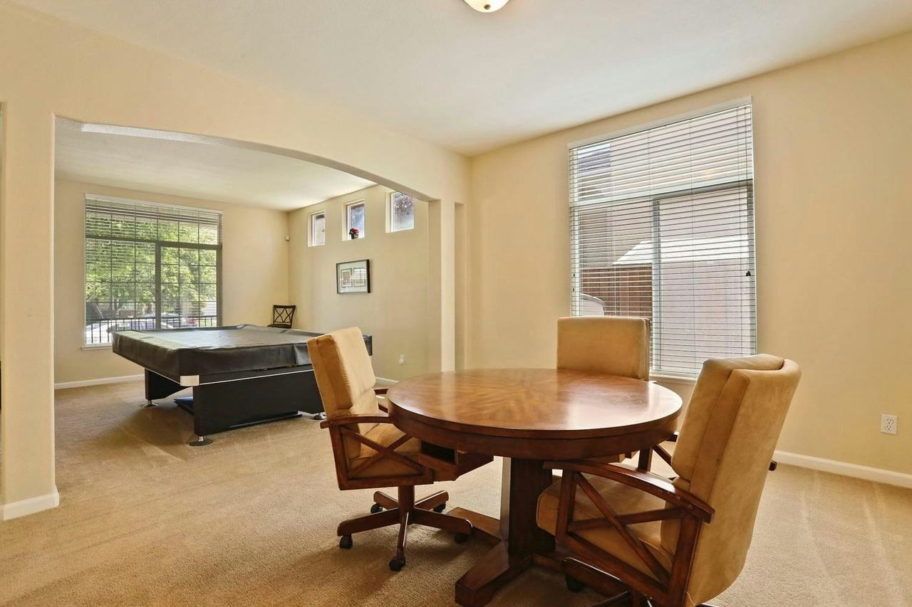 10231 Reflection Lane - Photo 6 of 35