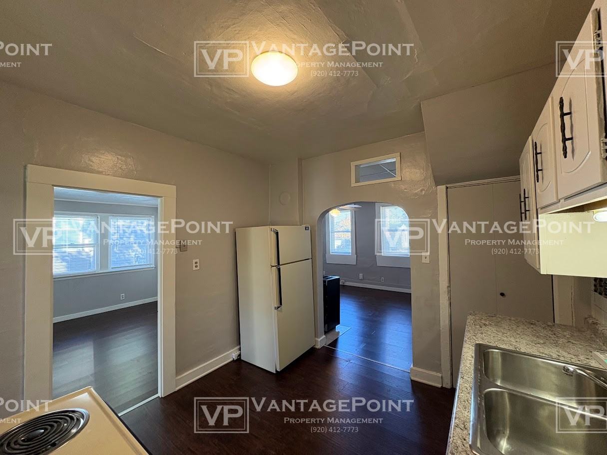 315 W 10th St #C - Photo 4 of 13