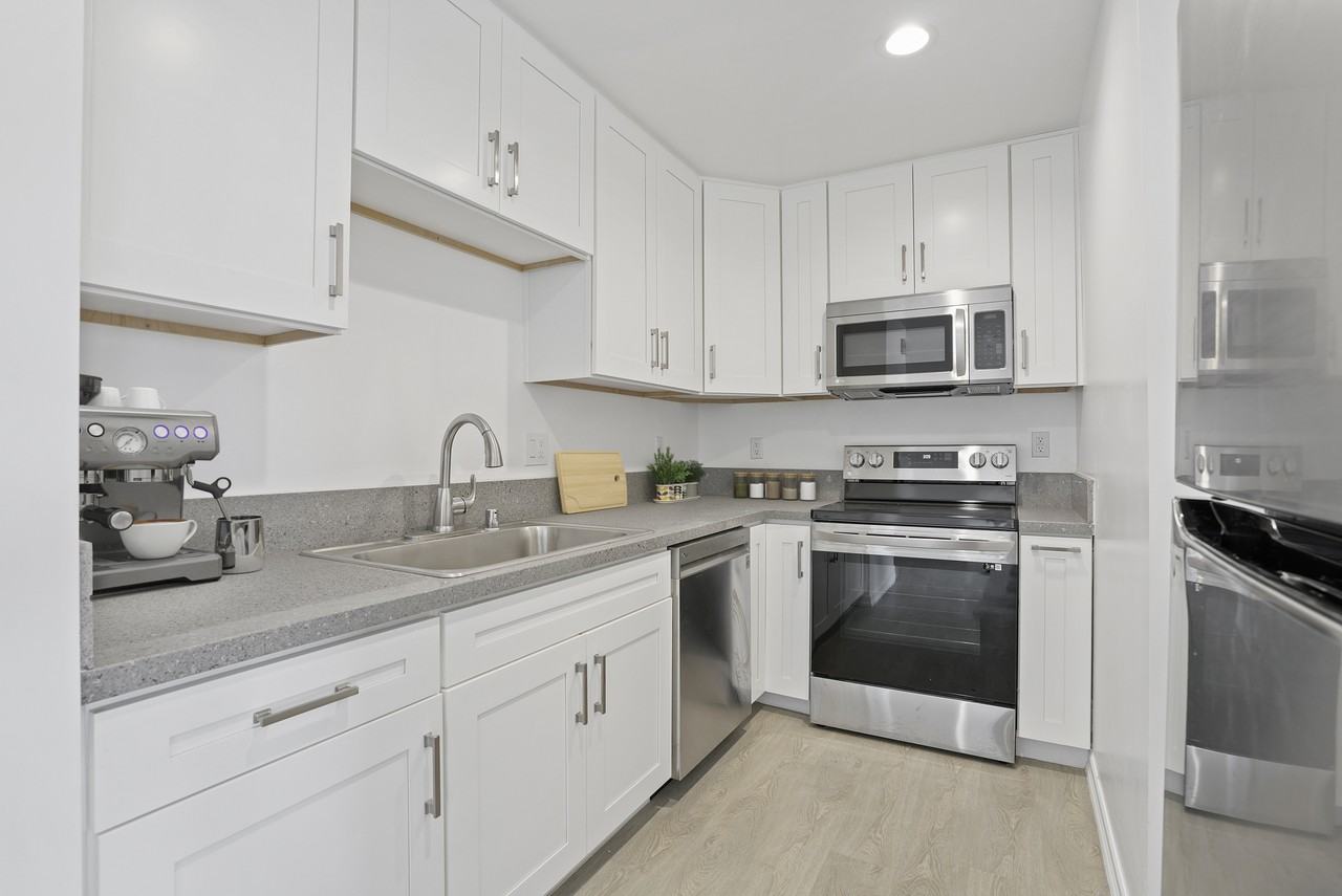 Highland Pacifica Apartments - Photo 5 of 29