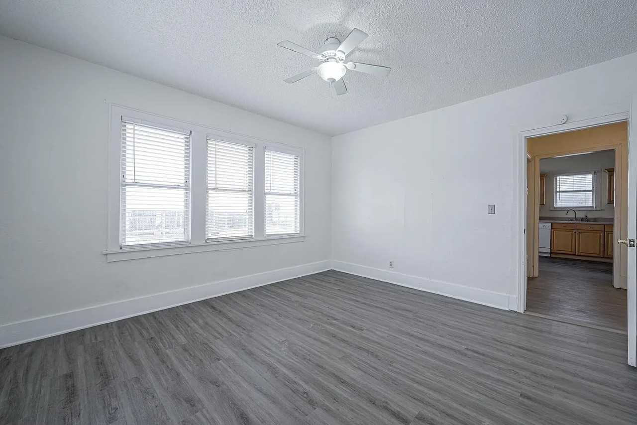 1232 Ne 16th St #1 - Photo 5 of 14