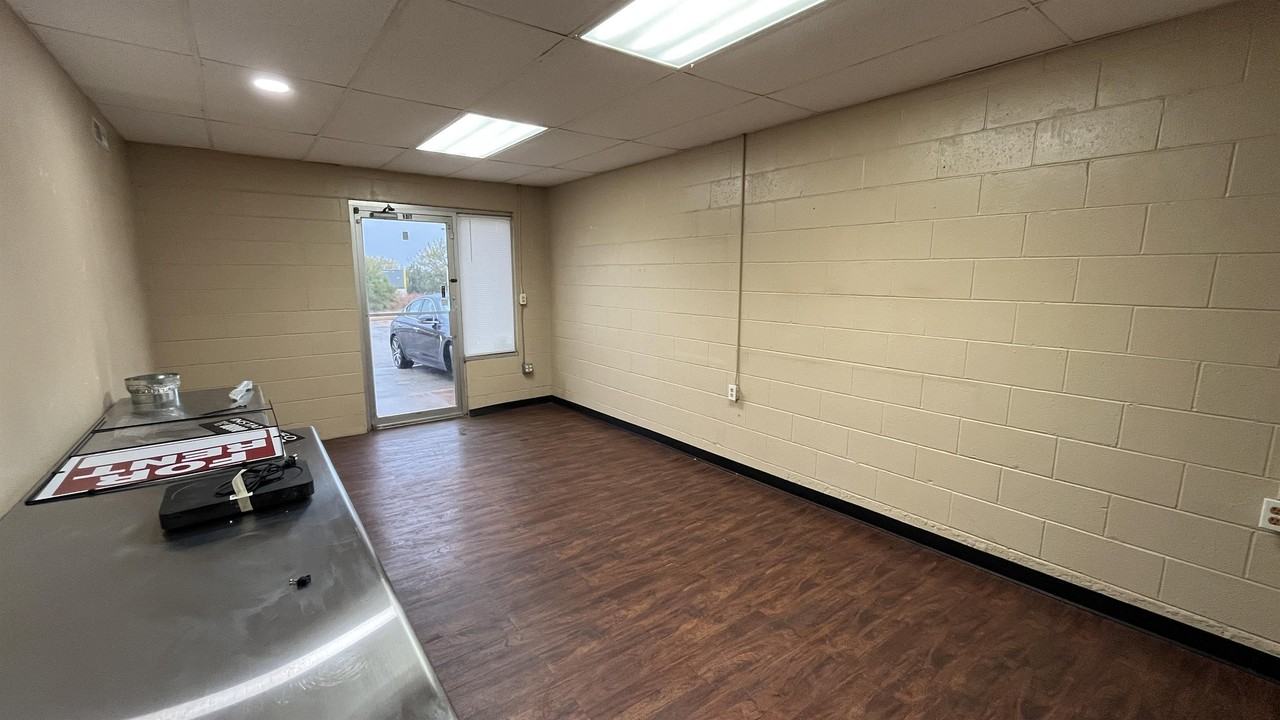 1324 N Wentz St #G - Photo 2 of 8
