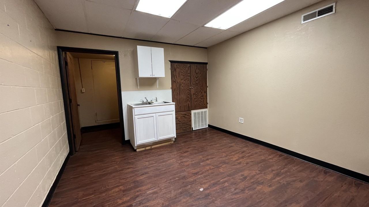 1324 N Wentz St #G - Photo 4 of 8