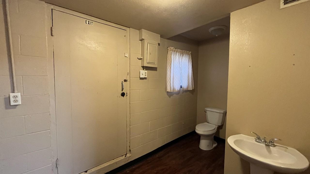 1324 N Wentz St #G - Photo 6 of 8