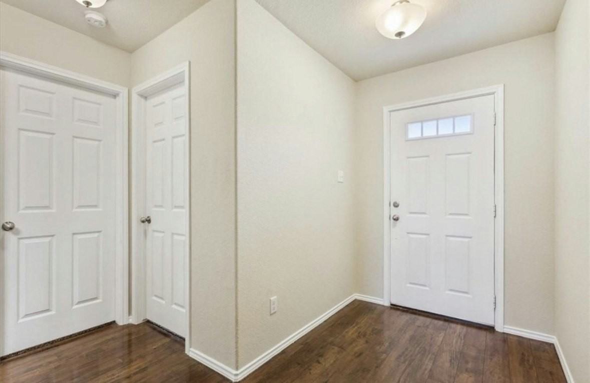 2812 Samson Drive - Photo 2 of 15
