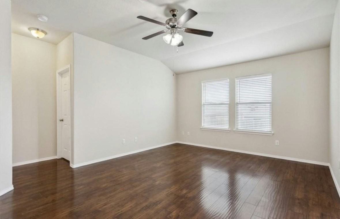 2812 Samson Drive - Photo 3 of 15