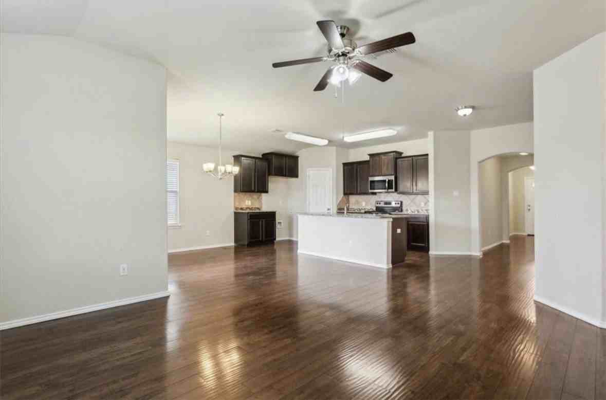 2812 Samson Drive - Photo 6 of 15