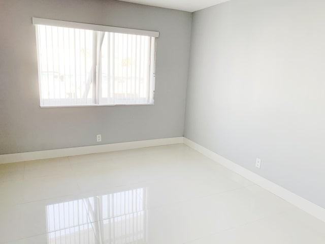 231 Marine Court - Photo 6 of 7