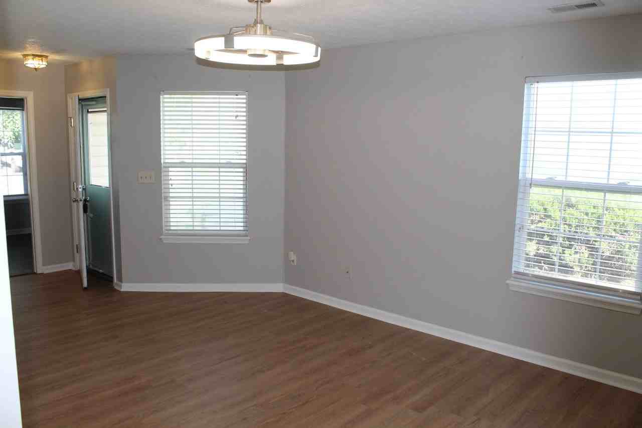 5357 Burcham Way - Photo 3 of 15