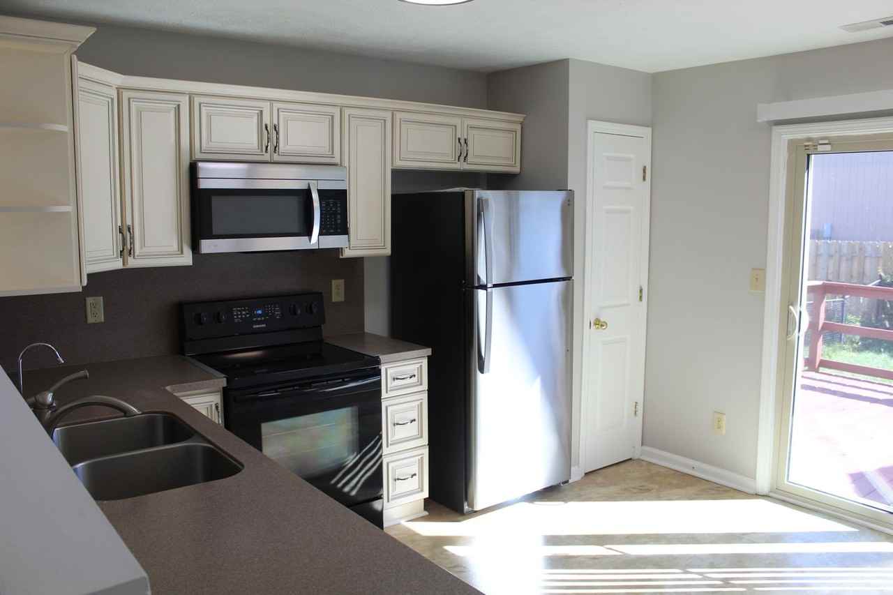 5357 Burcham Way - Photo 6 of 15