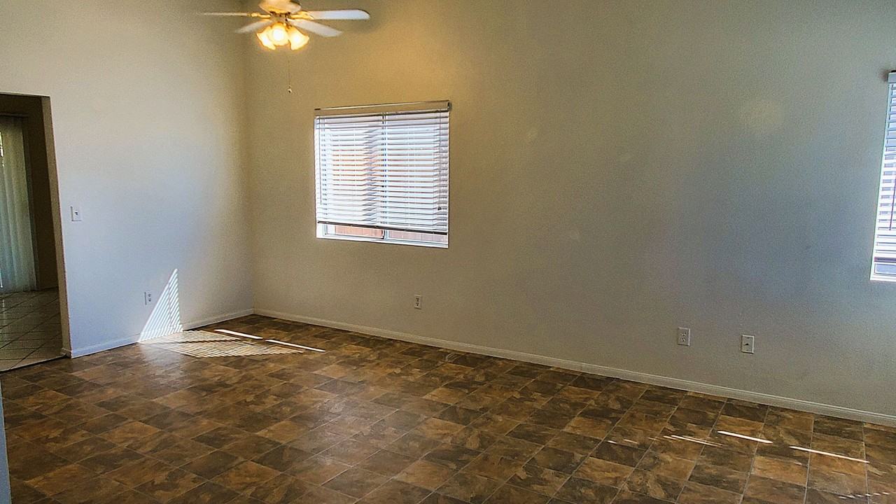 407 Silverado Trl - Photo 4 of 50