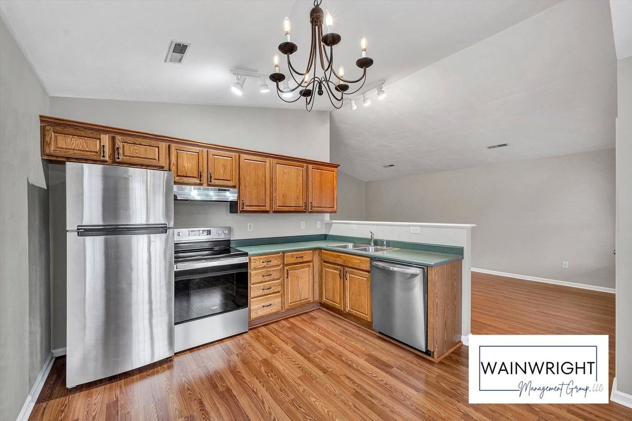 2412 King St Ne - Photo 6 of 15