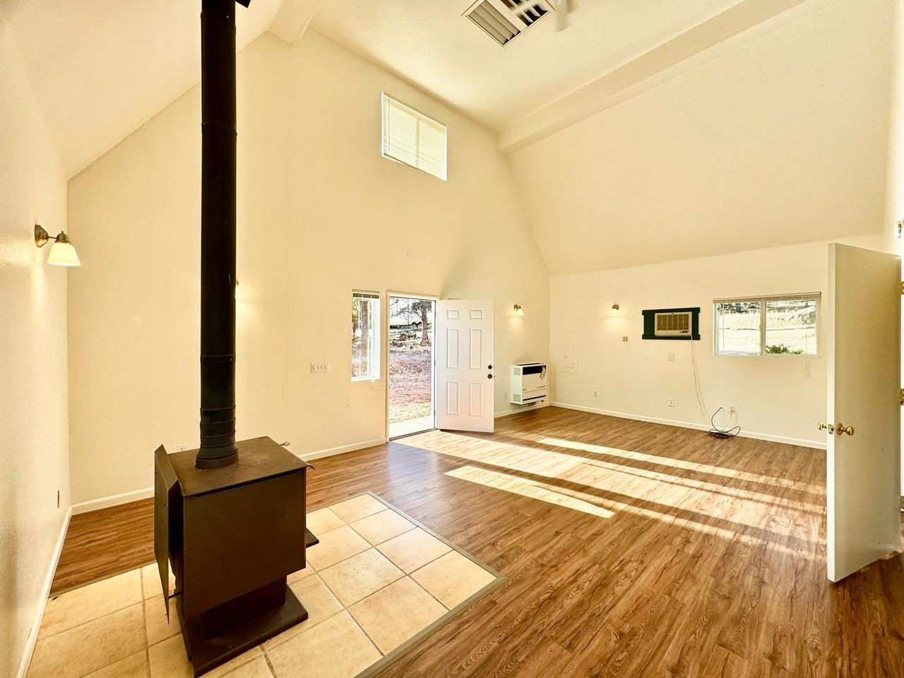 21262 Spring Ranches Rd - Photo 7 of 18