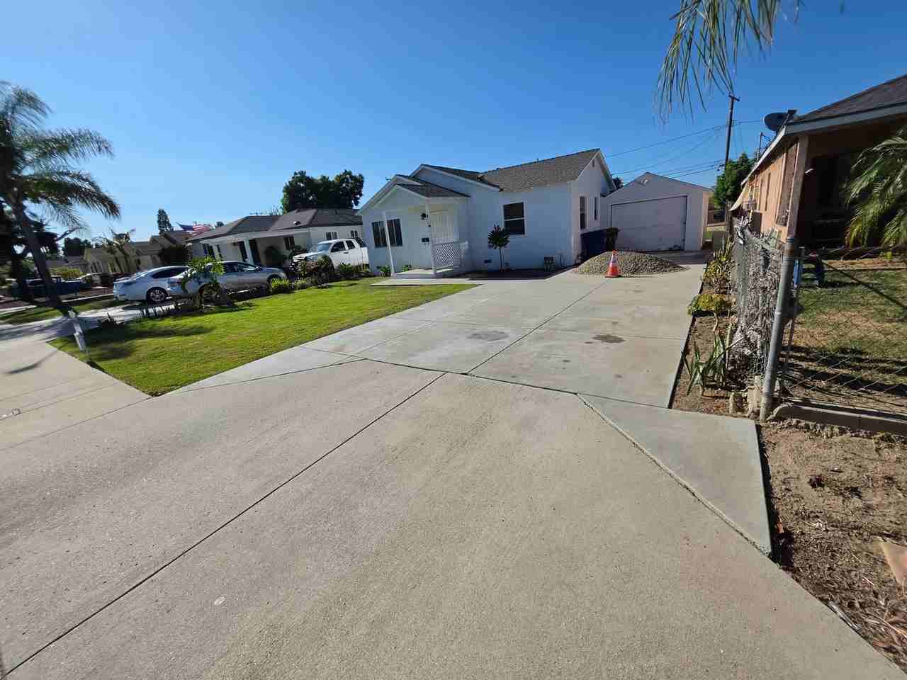 5601 Vonnie Ln - Photo 2 of 12