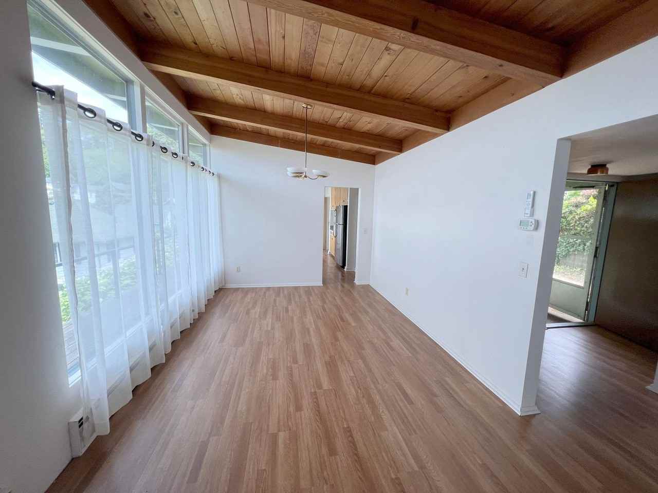 496 37th St - Photo 6 of 19