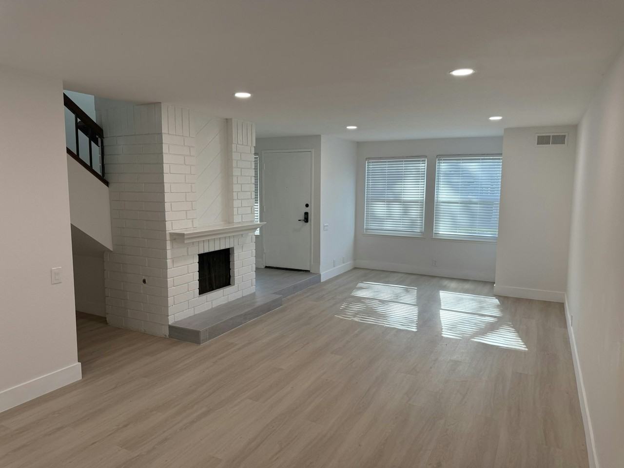 9 La Paloma Dr - Photo 2 of 15