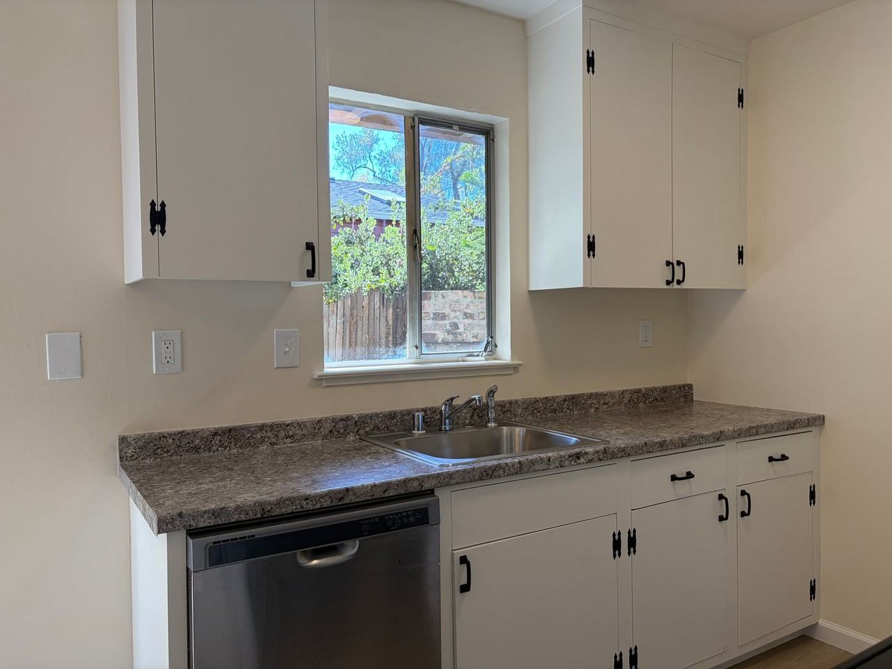 712 Elm St #2 - Photo 3 of 18