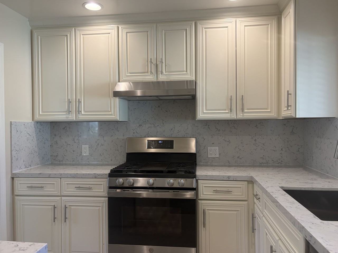 852 University Ave - Photo 6 of 18