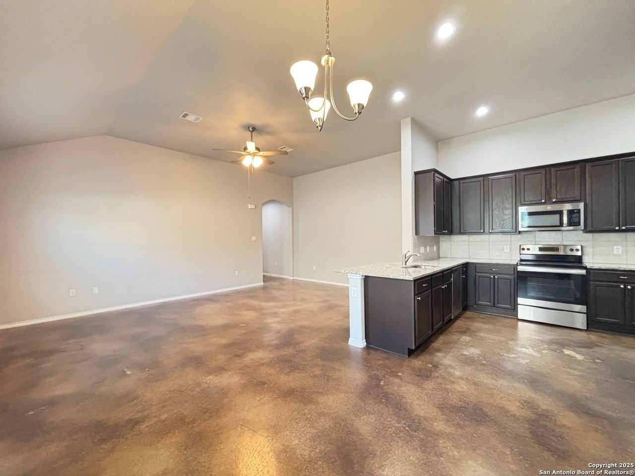 1137 Burek Cross - Photo 2 of 23