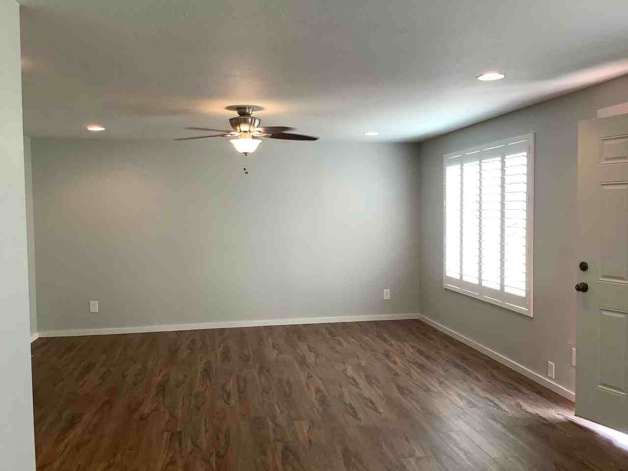 373 Iowa St - Photo 4 of 14