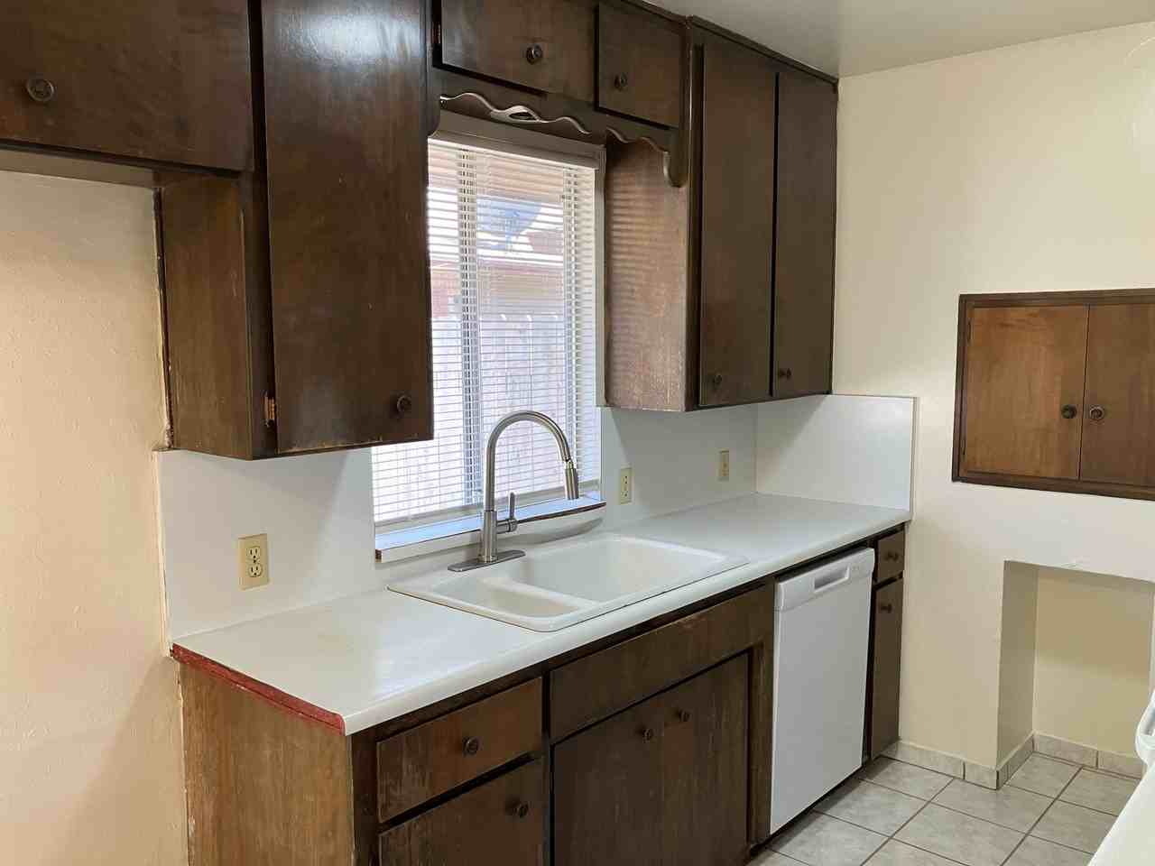 3000 Bay Ln - Photo 6 of 19