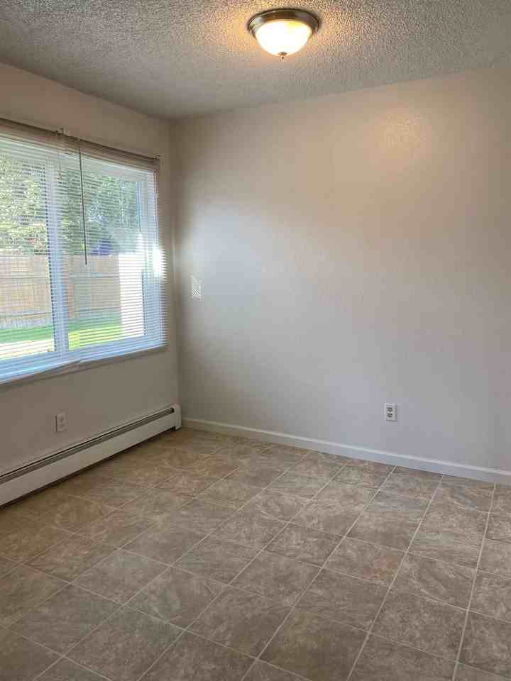 206 Sterling Ct - Photo 5 of 6