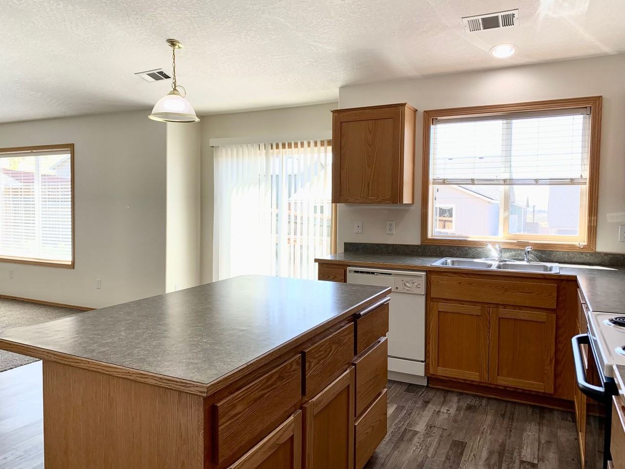 5110 Larch Ln - Photo 5 of 18