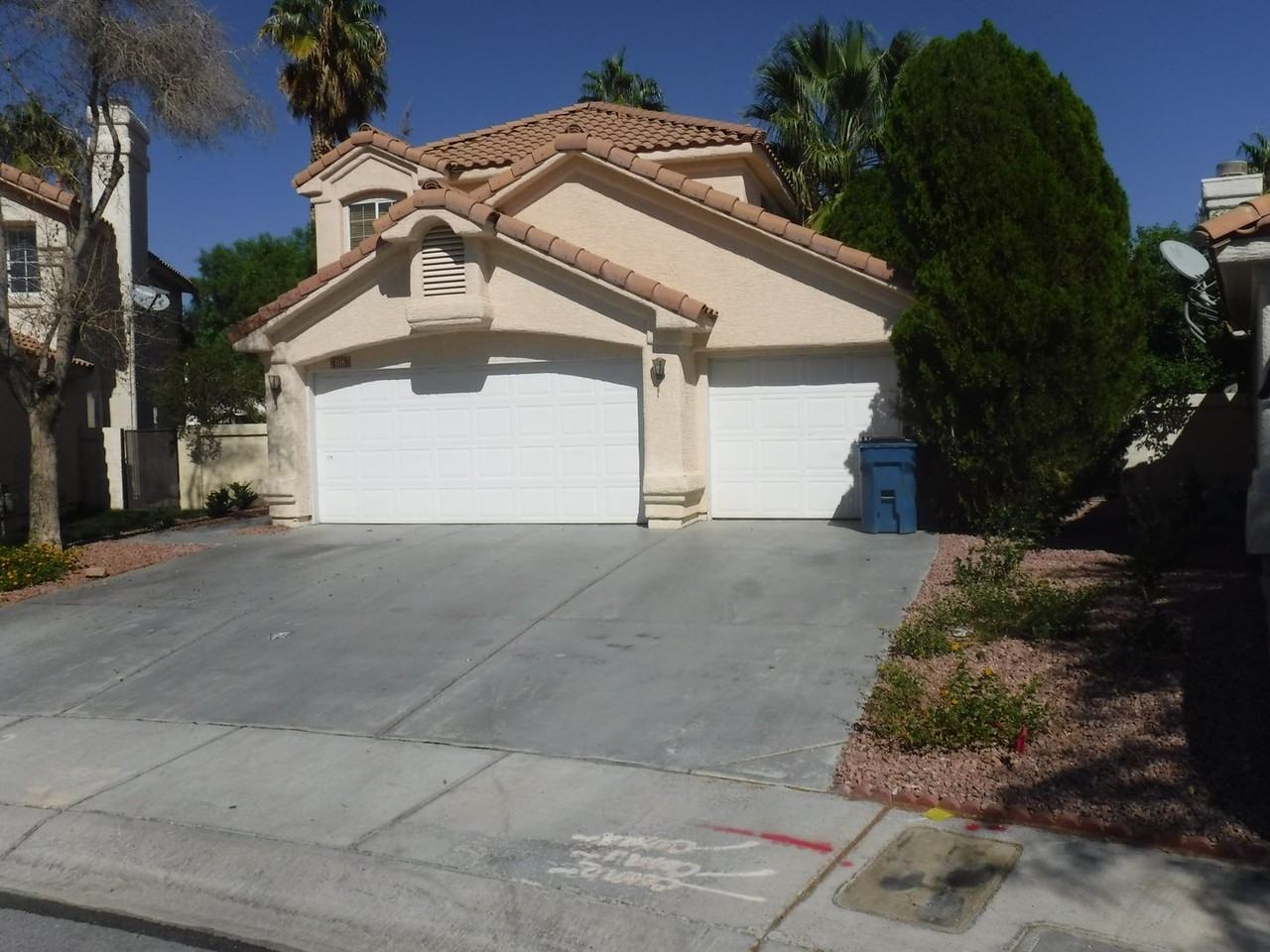 1116 Daytona Ln - Photo 2 of 12