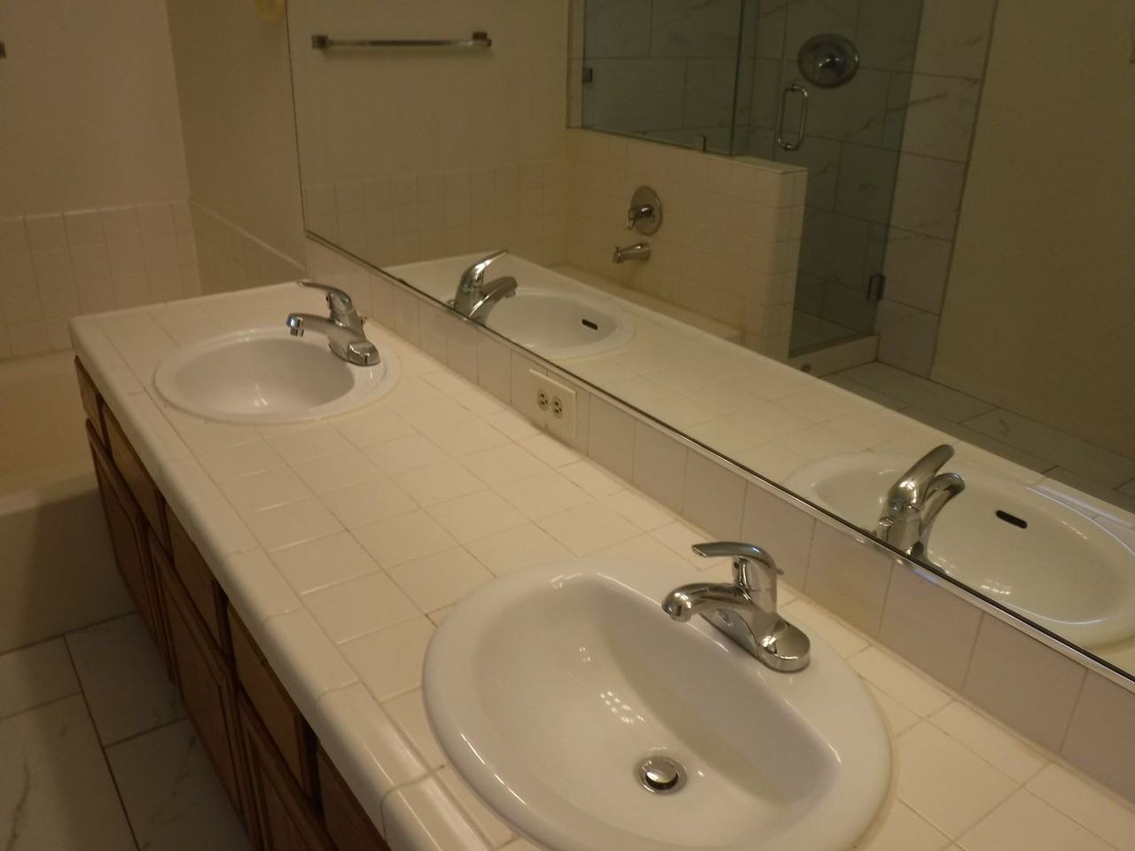 1116 Daytona Ln - Photo 4 of 12