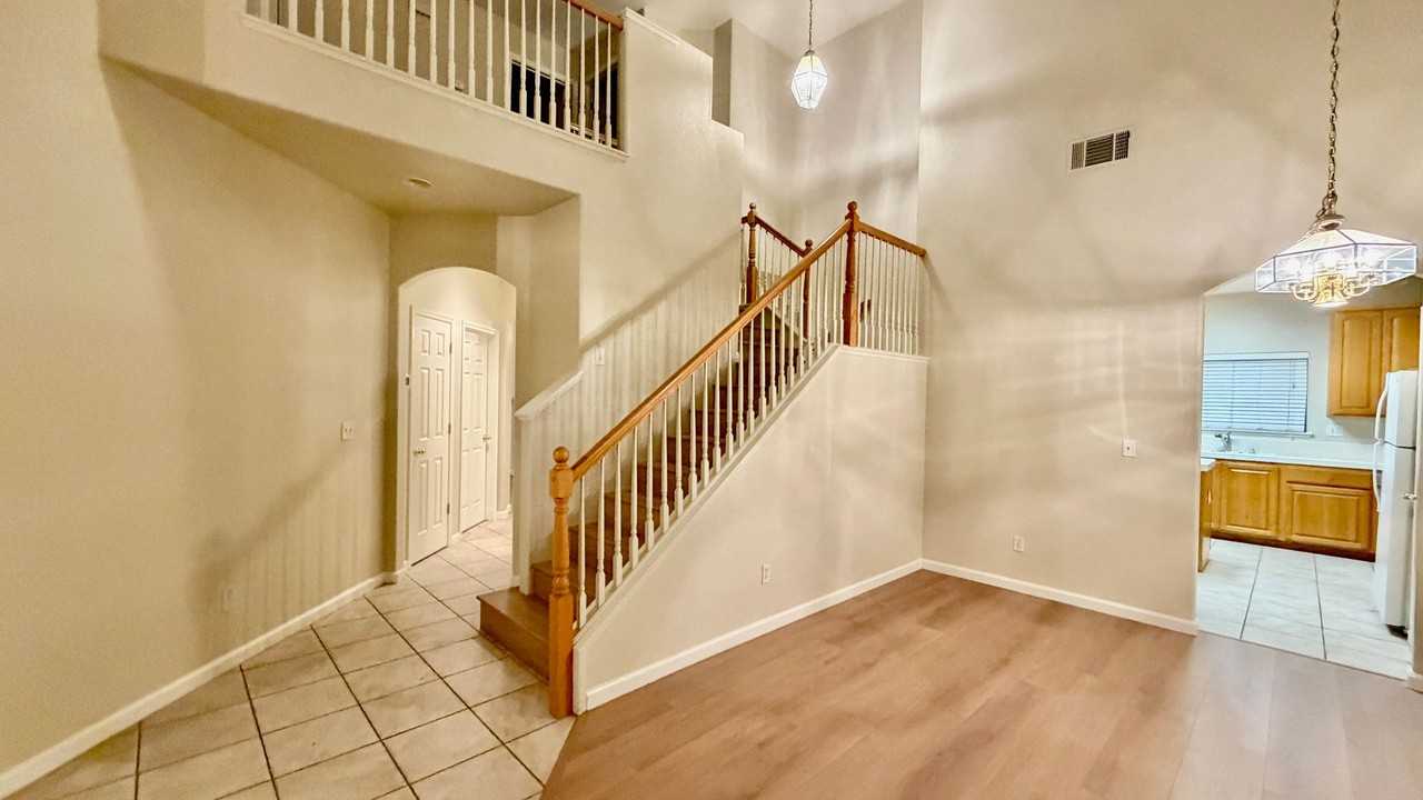 2958 Maybrook Dr - Photo 4 of 46