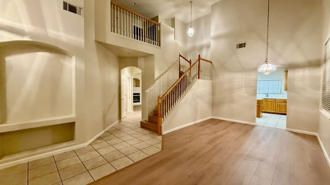2958 Maybrook Dr - Photo 6 of 46
