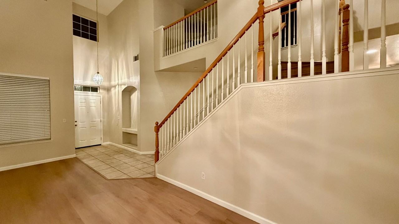 2958 Maybrook Dr - Photo 7 of 46