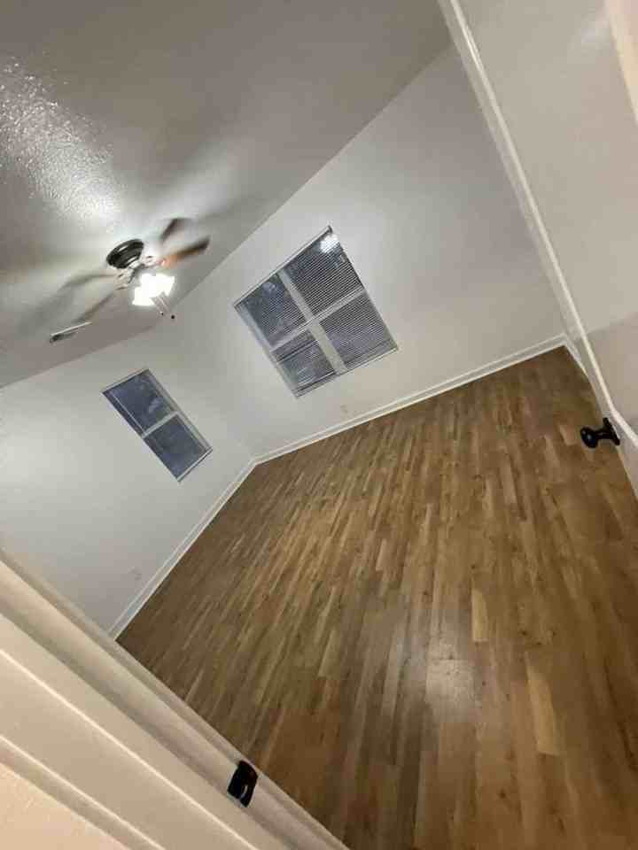 621 W Bullock St - Photo 7 of 7