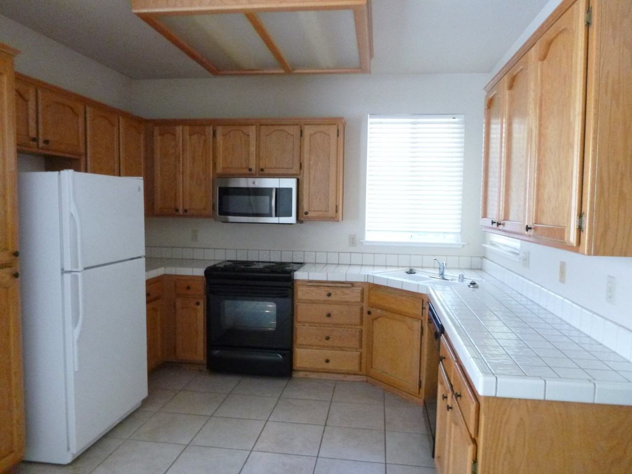 1897 Autumnwood Dr - Photo 4 of 9