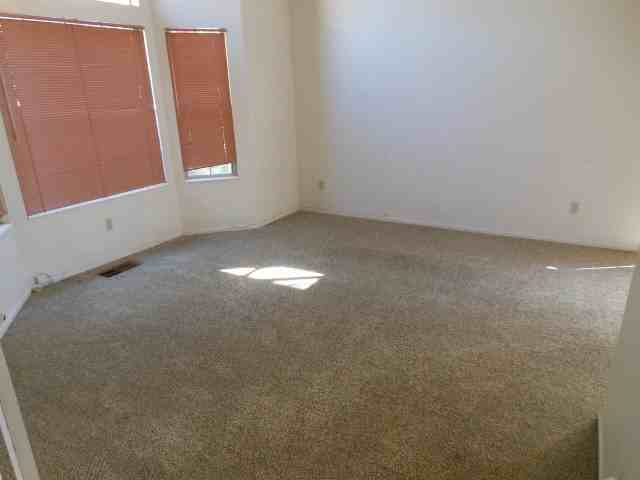 1405 Kendal Ct - Photo 2 of 12