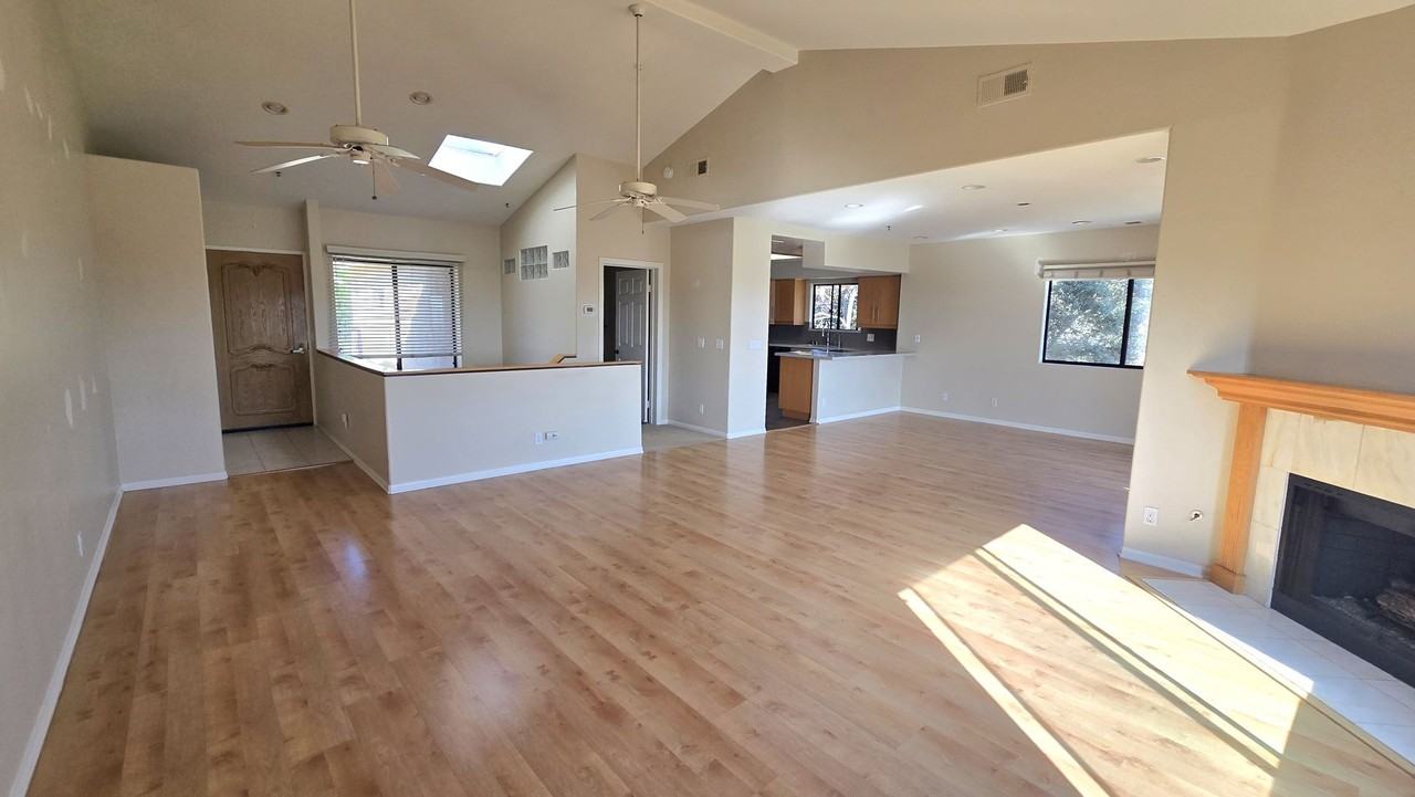 521 Forrest Blf - Photo 4 of 26