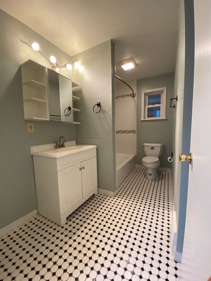 2333 Spring St - Photo 2 of 28