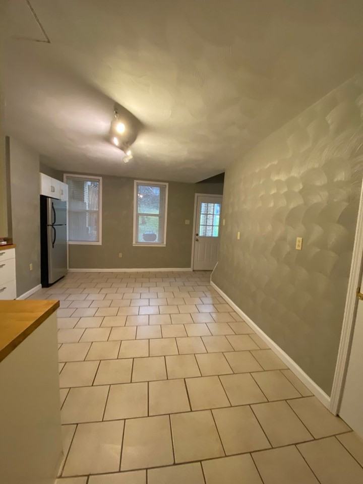 2333 Spring St - Photo 6 of 28