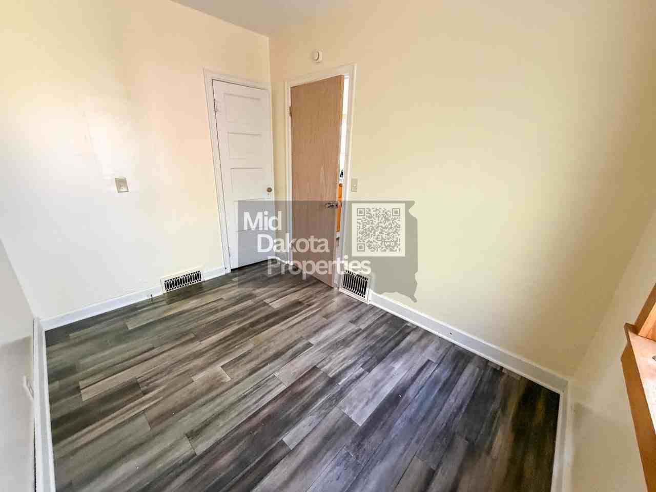 314 W Birch Ave - Photo 6 of 8