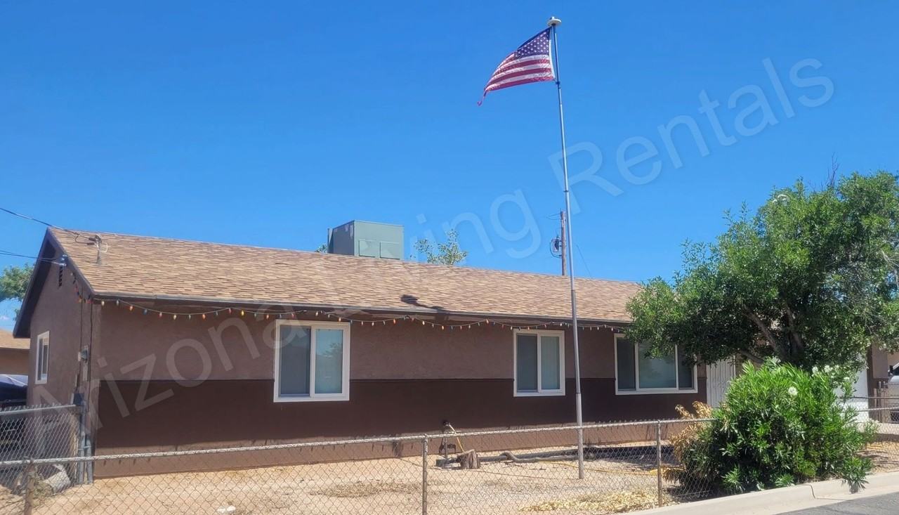 2210 Harrison St - Photo 2 of 3