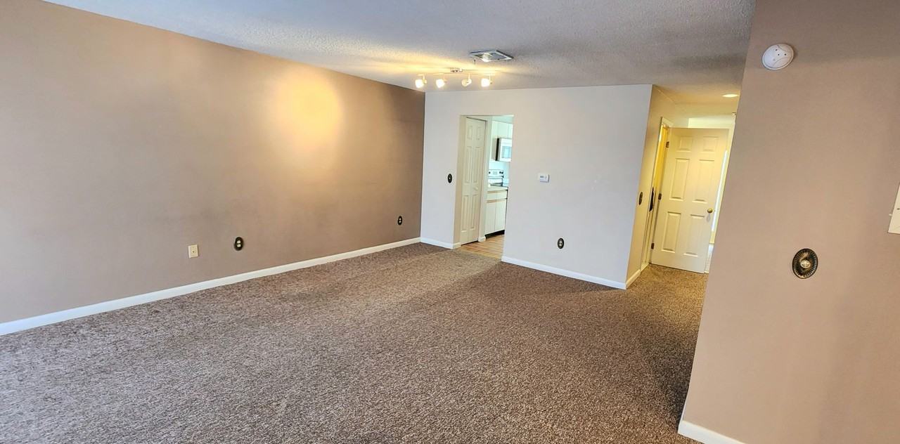 12 Oakwood Ln - Photo 6 of 32