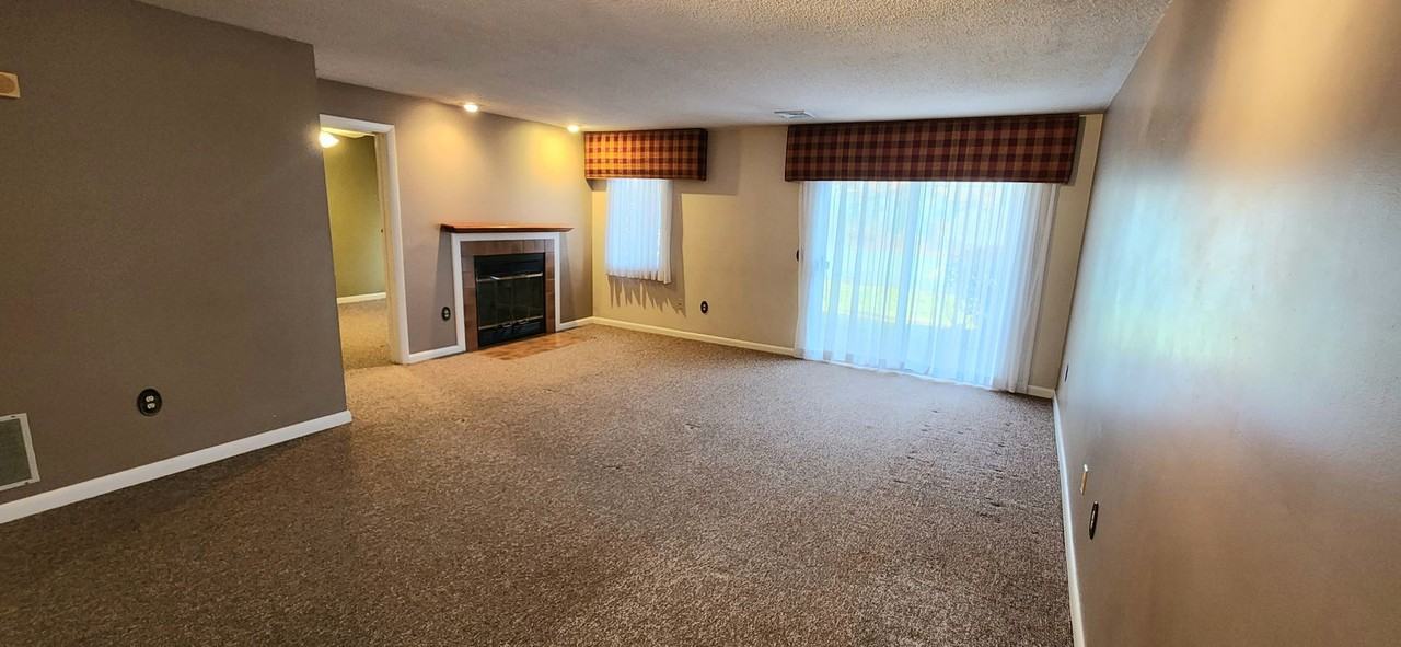 12 Oakwood Ln - Photo 7 of 32