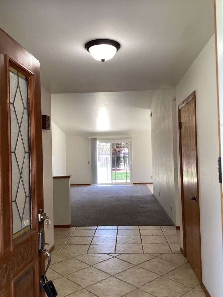 841 Blue Ridge Dr - Photo 3 of 49