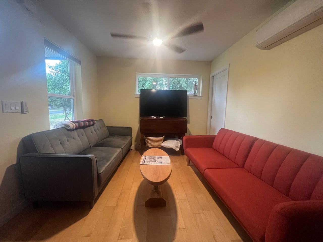 872 Siskiyou Blvd - Photo 7 of 11