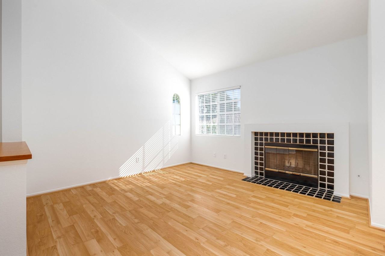 740 Breeze Hill Rd #162 - Photo 5 of 12