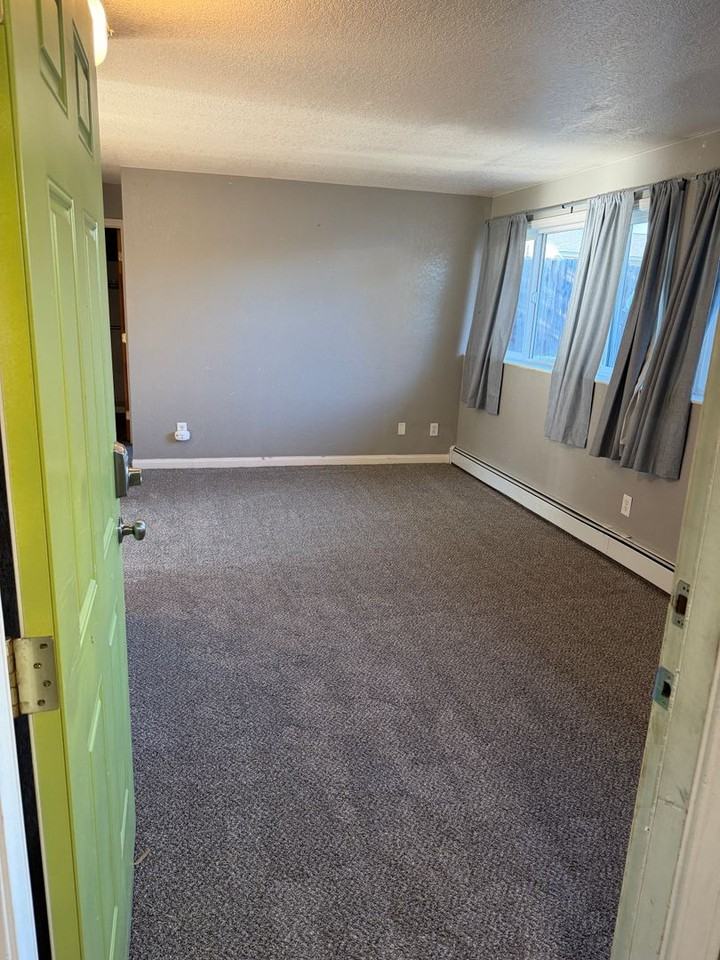 340 E 45th Ave #4 - Photo 2 of 22