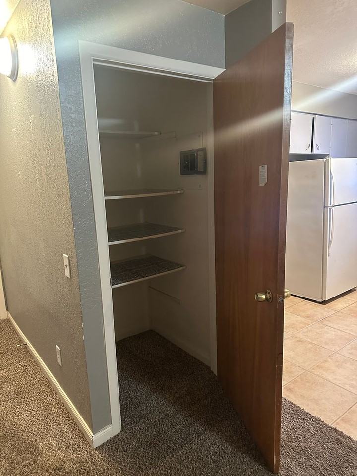 340 E 45th Ave #4 - Photo 5 of 22