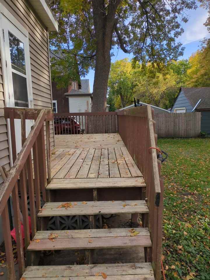 416 Charlotte St Se - Photo 5 of 32