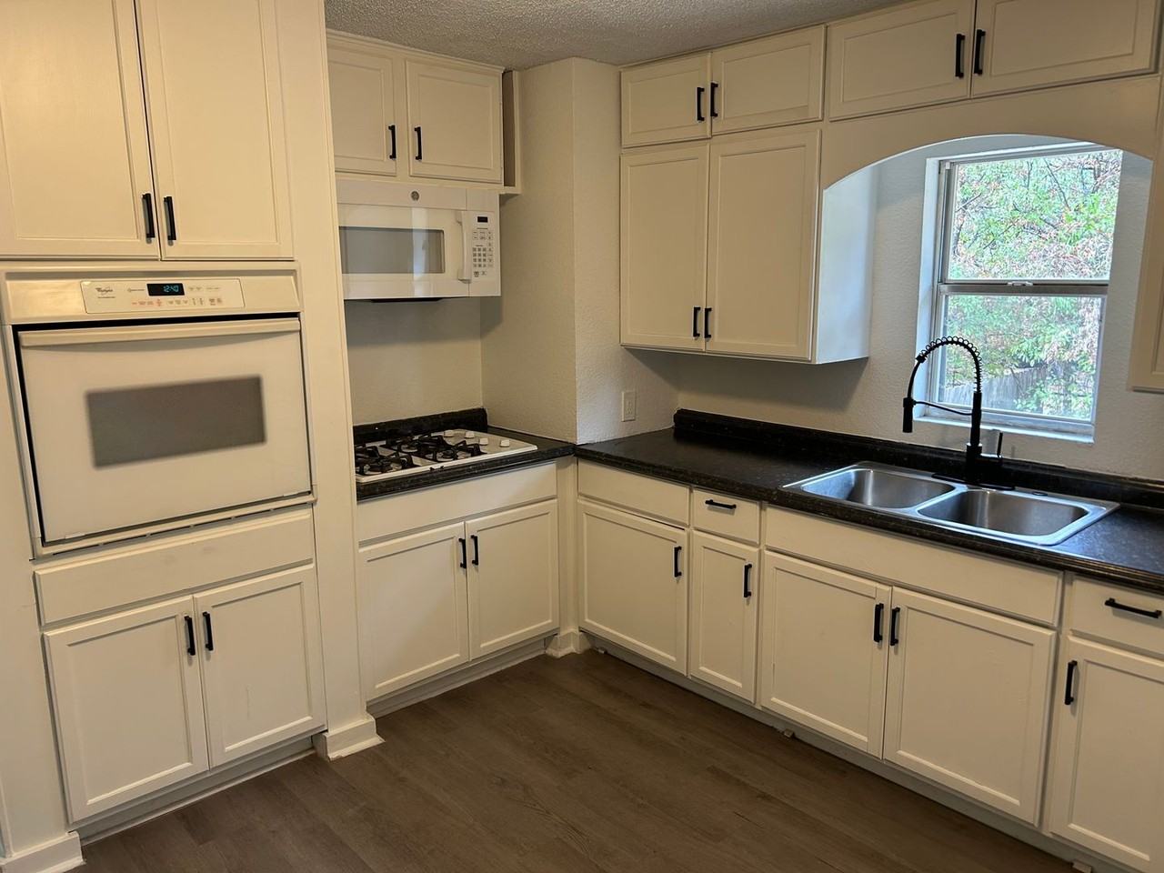 400 Se 20th St - Photo 2 of 12