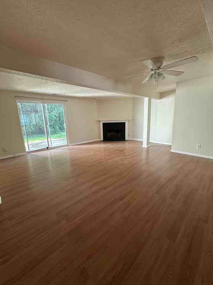 44 Waterview Ct - Photo 3 of 18